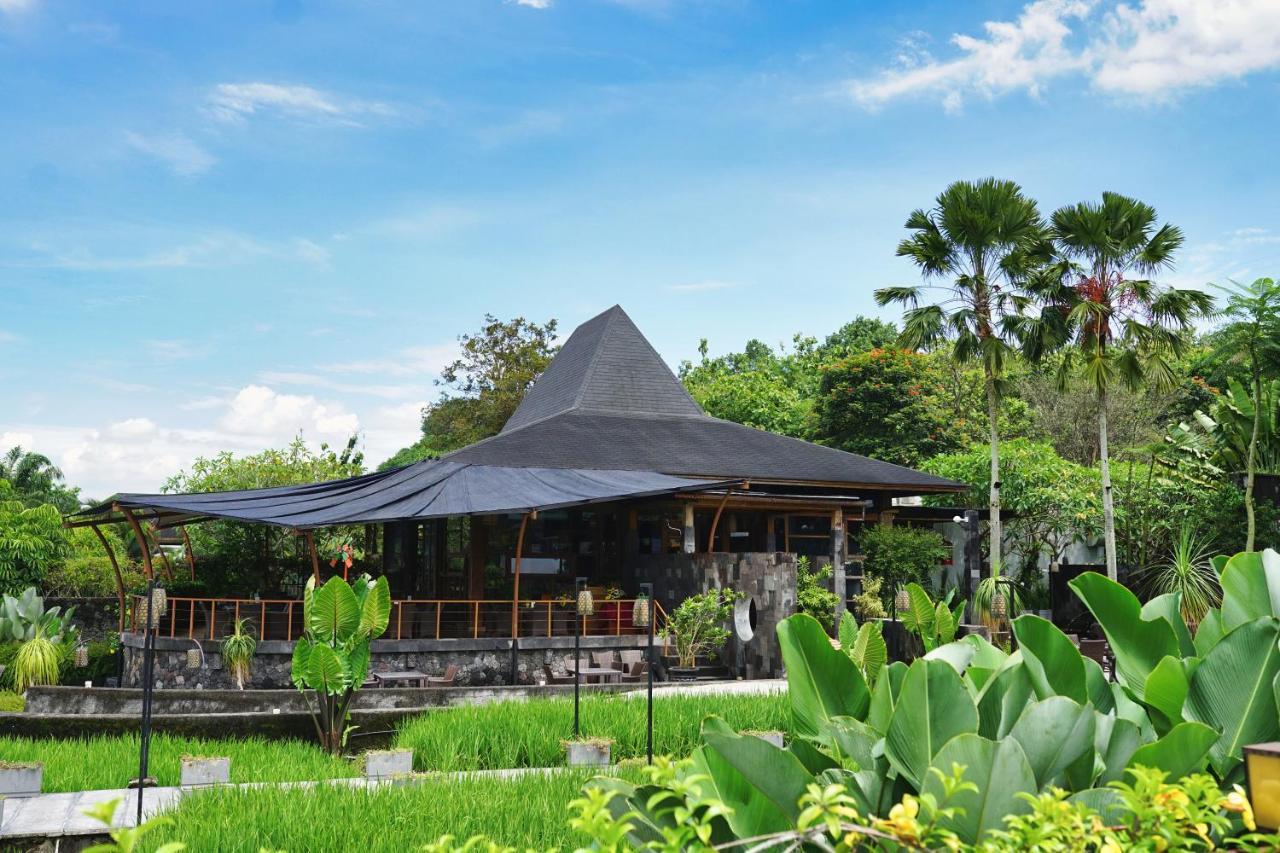 Abhayagiri - Sumberwatu Heritage Resort Jogjakarta Buitenkant foto